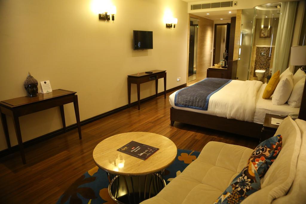 Hotel Oyo Premium Panchkula Sector 5 Zimmer foto
