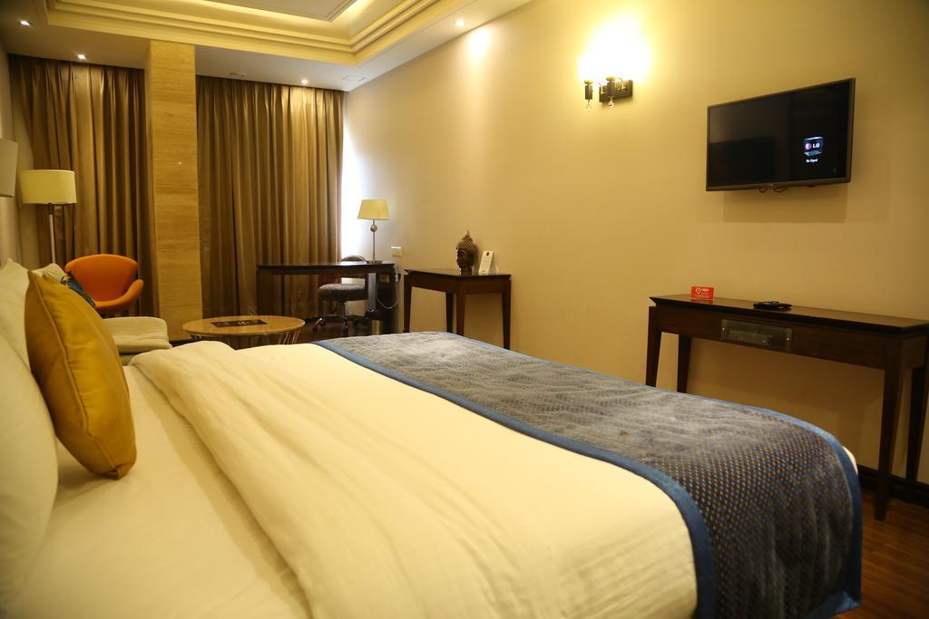 Hotel Oyo Premium Panchkula Sector 5 Zimmer foto