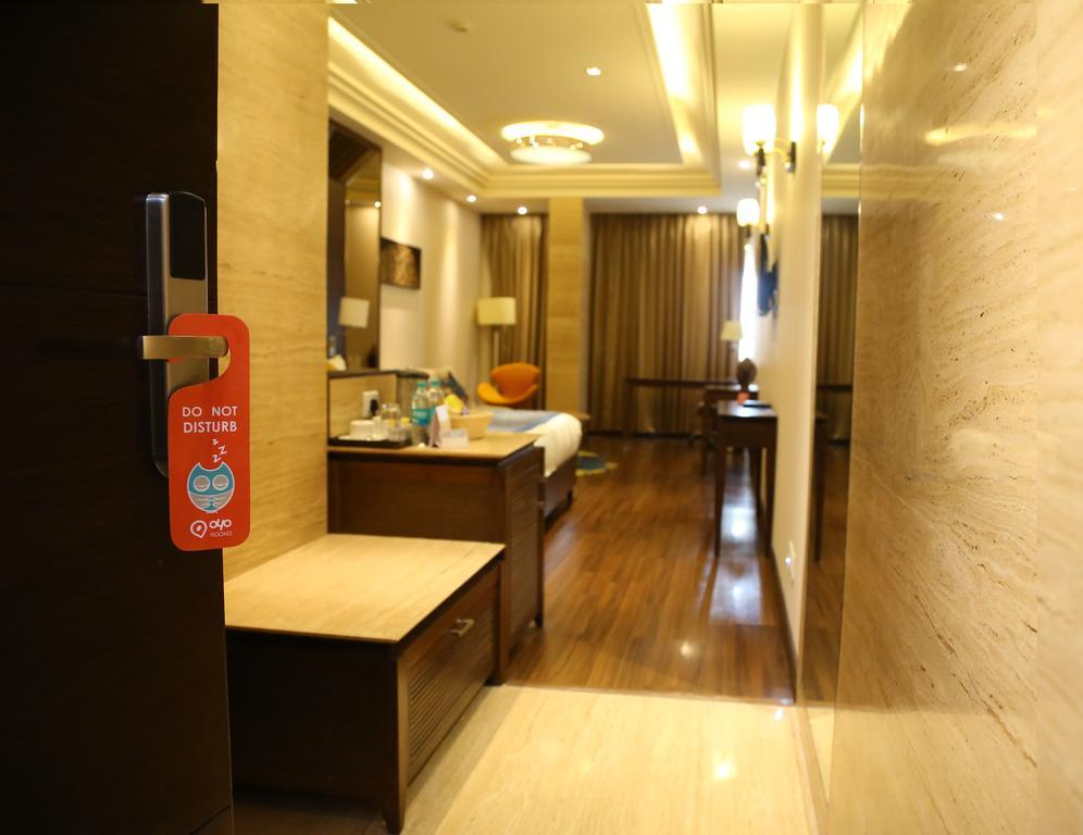Hotel Oyo Premium Panchkula Sector 5 Zimmer foto